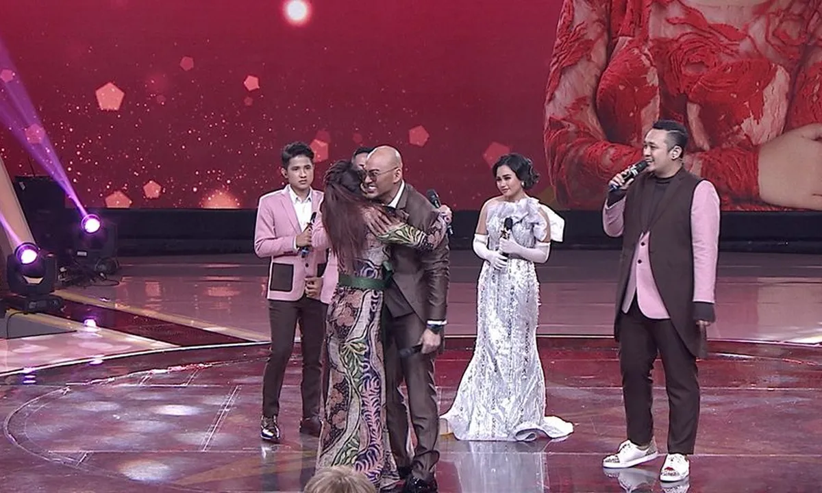 Deddy Corbuzier dan Soimah Bersatu Di Panggung D'Star, Bikin Haru