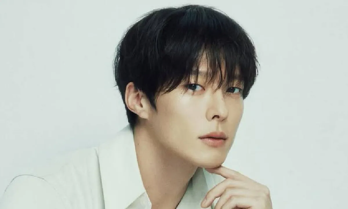 Deretan Aktor Korea yang Gantengnya 10/10 Tapi Suaranya 100/10 (PART 1)