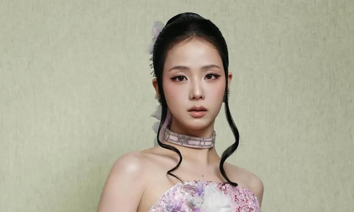Desainer Ini Klaim Tim Jisoo Blackpink Tidak Kembalikan Outfit Rancangannya