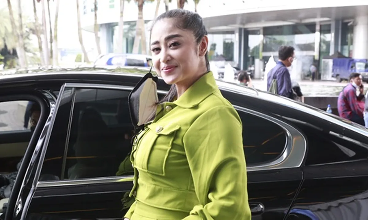 Dewi Perssik Ngamuk ke Asisten Pribadi, Berang Karena Difitnah