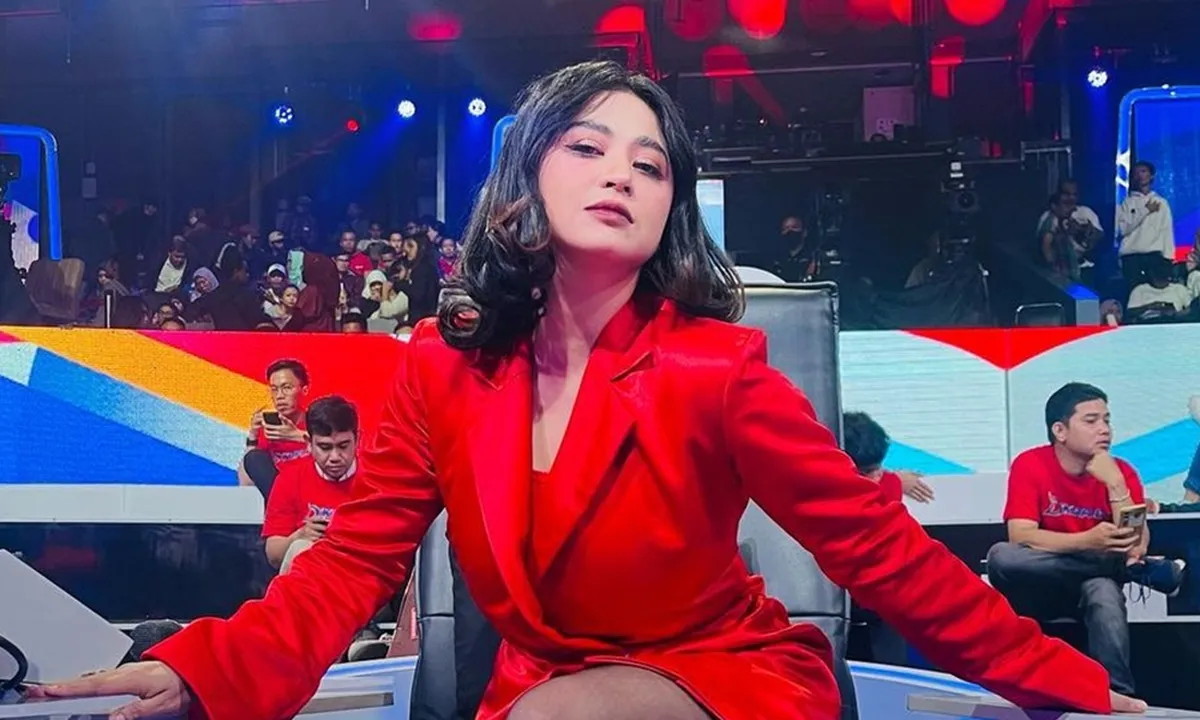 Dewi Perssik Siap Menggoyang Singapore Lewat Konser Dangdut Mania