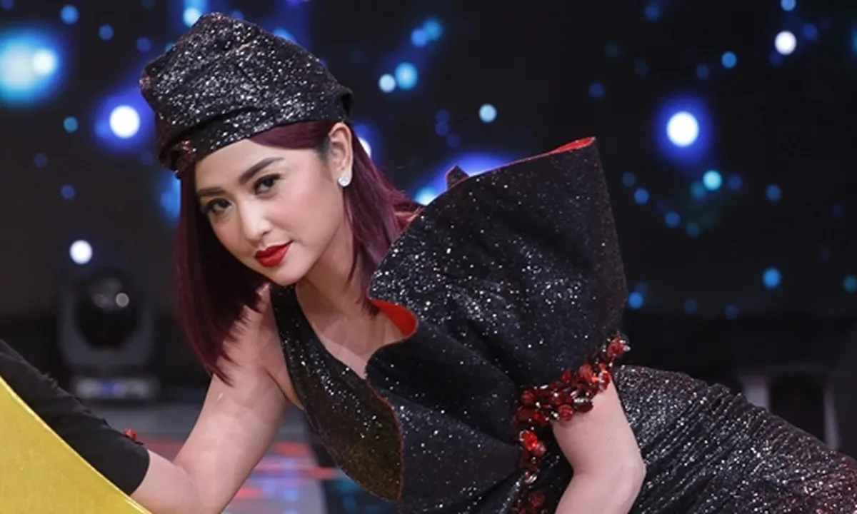 Didatangi Lewat Mimpi, Dewi Perssik Masih Rasakan Kehadiran Sang Ayah
