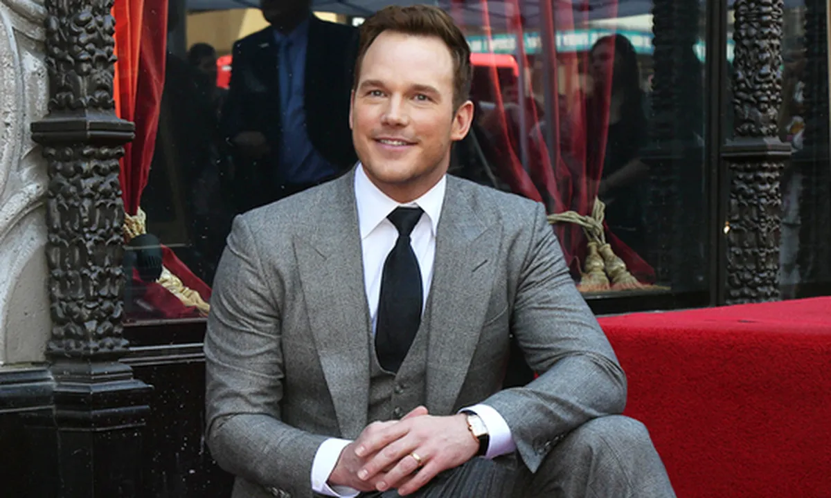 Dinner Romantis, Chris Pratt Gandeng Mesra Katherine Schwarzenegger