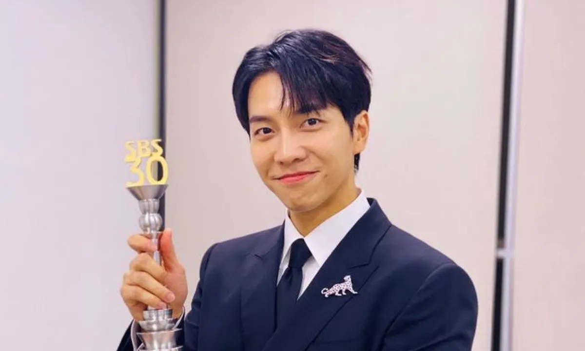 Dispatch Ungkap Lee Seung Gi Tak Pernah Dibayar Selama Jadi Penyanyi