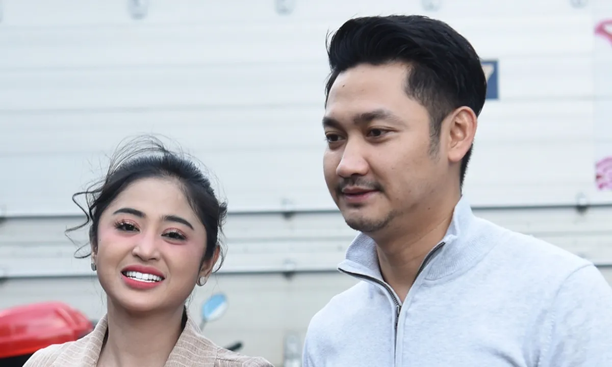 Ditanya Soal Momongan, Dewi Perssik Tak Khawatir Masalah Umur