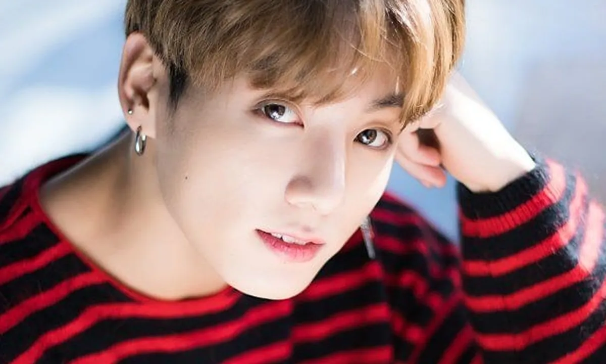 Ditelepon Sasaeng Fans Saat Live, Ini yang Dilakukan Jungkook BTS