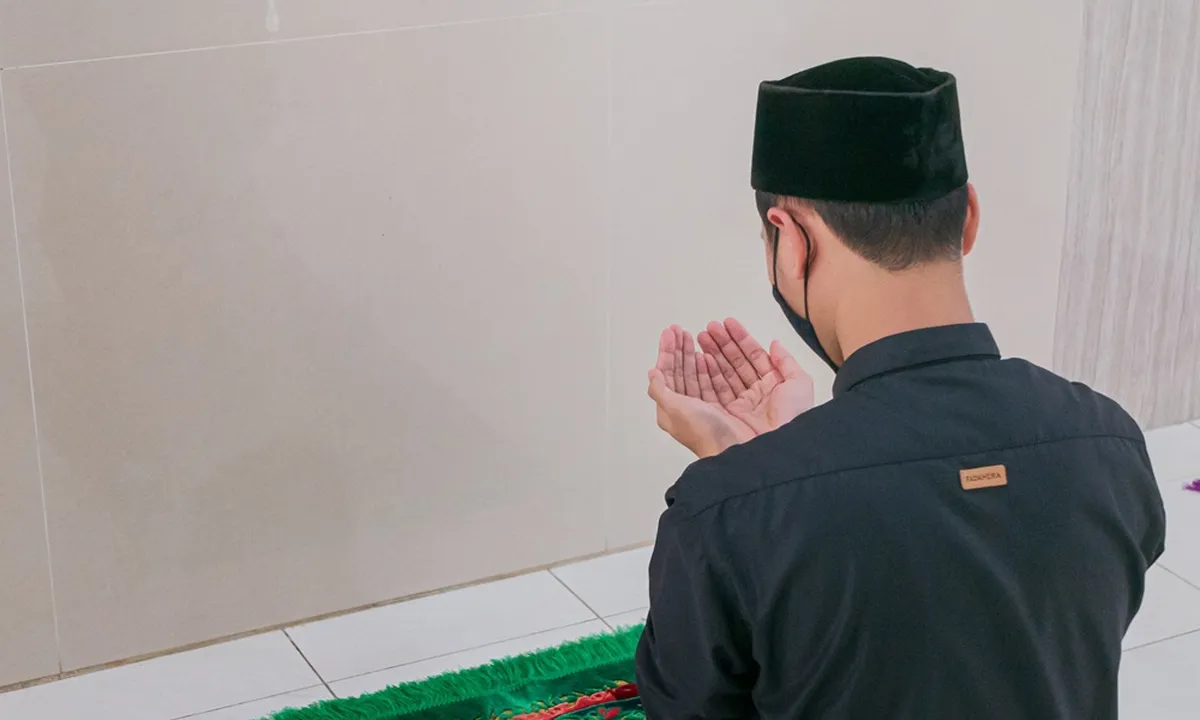 Doa Sholat Taubat Nasuha Lengkap Beserta Niat dan Keutamaannya