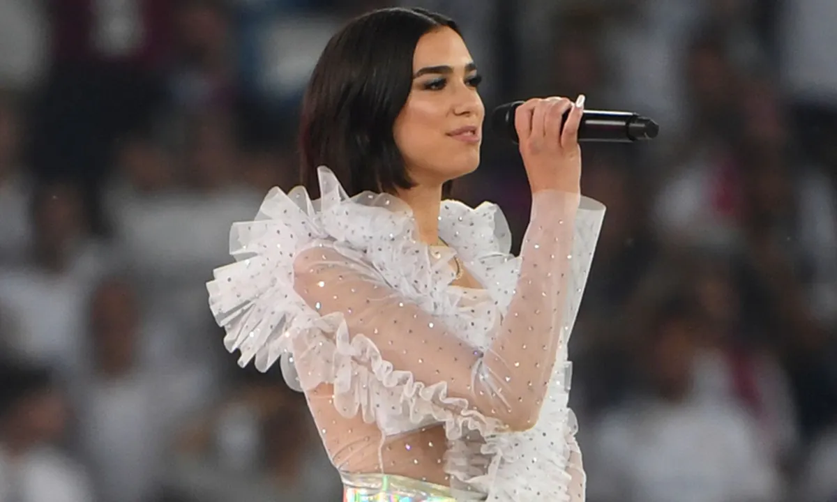 Dua Lipa Umumkan Tanggal Perilisan Single Barunya Bersama Mark Ronson dan Diplo