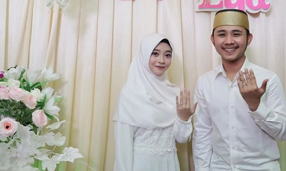 Ega Noviantika dan Rafly DA Resmi Tunangan, Digelar Romantis Serba Putih