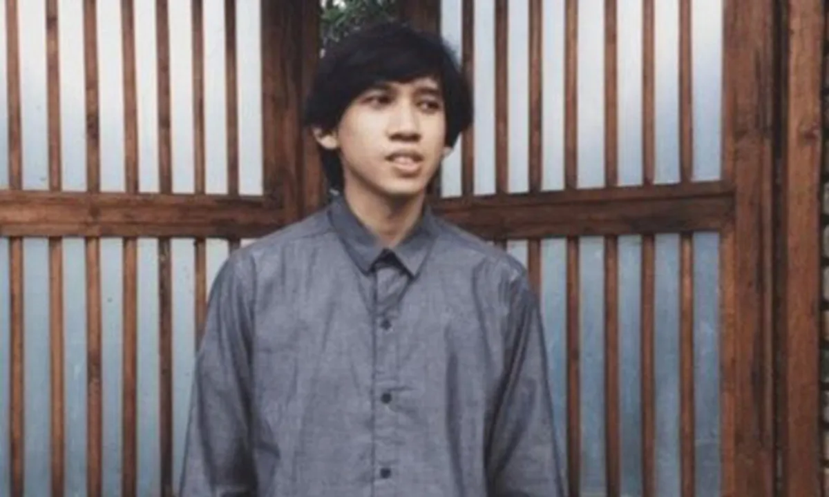 Eks Gitaris Banda Neira Diamankan Polisi Karena Transfer Dana ke Mahasiswa