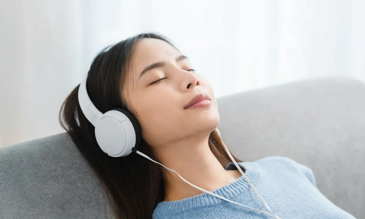 Ekspresikan Cintamu dengan Lagu-Lagu Romantis Ini, Dijamin Pacar Makin Jatuh Cinta!