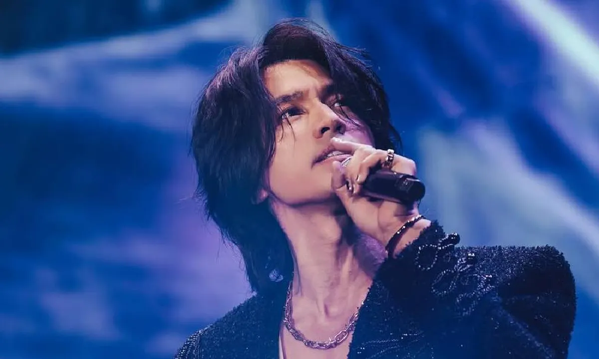 Emosional, Jerry Yan Bawa Kalung Sanchai 'METEOR GARDEN' Saat Konser untuk Mengenang Barbie Hsu