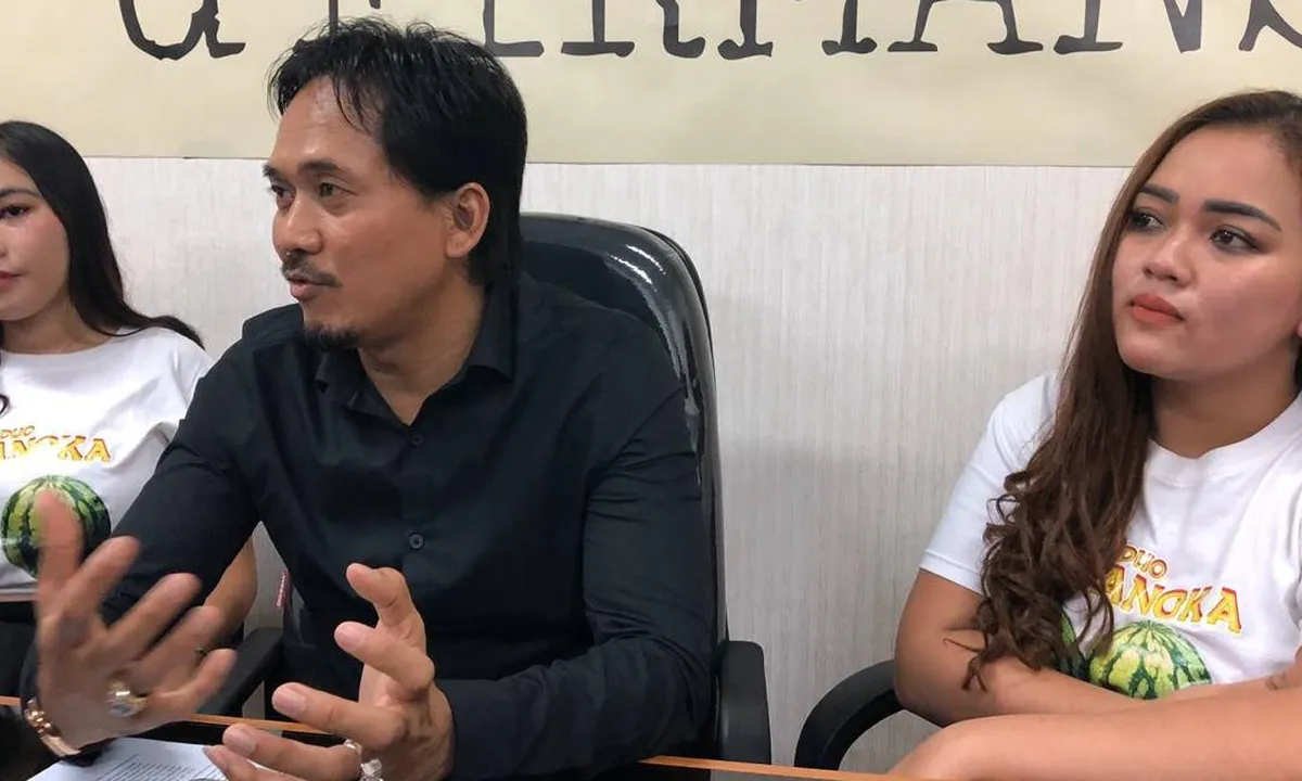 Foto Bugilnya Diancam Akan Disebarkan, Clara Gopa Stress