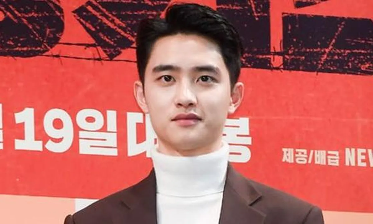Foto D.O. EXO di Upacara Selesai Pelatihan, Ganteng Saat Hormat dan Dijemput Ortu