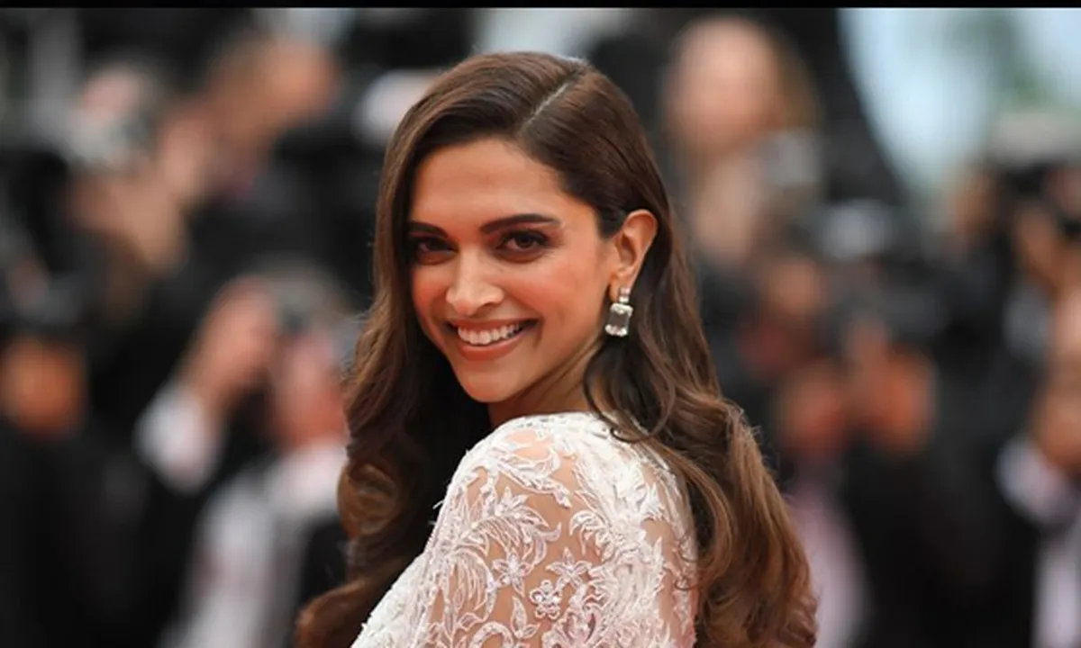 Gaun Pernikahan Deepika Padukone Bakal Dirancang Desainer Ini?