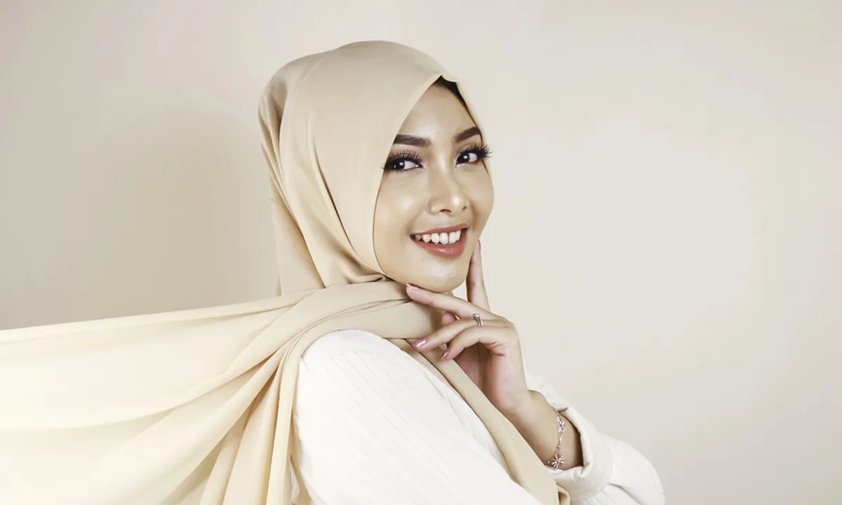 Gen Z Approved, Intip Koleksi Hijab Simpel yang Bikin Look Makin Kece