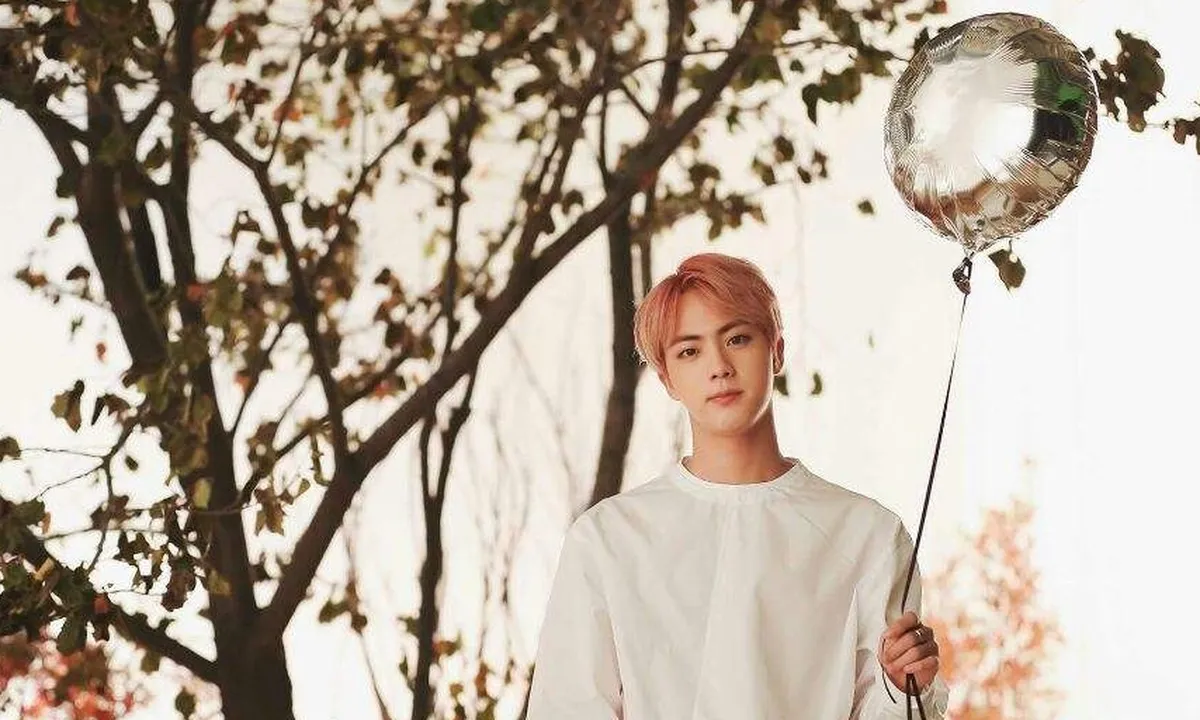 Hangat dan Tulus, Penggemar Terharu Dengar Nasehat Jin BTS