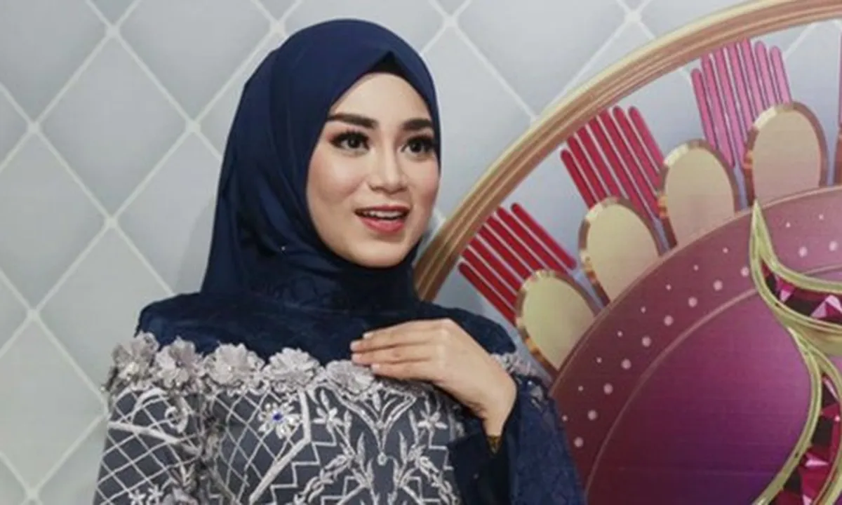 Harapan Si Cantik MC DA Asia 4 Uyaina Arshad di Ulang Tahun Ke-26