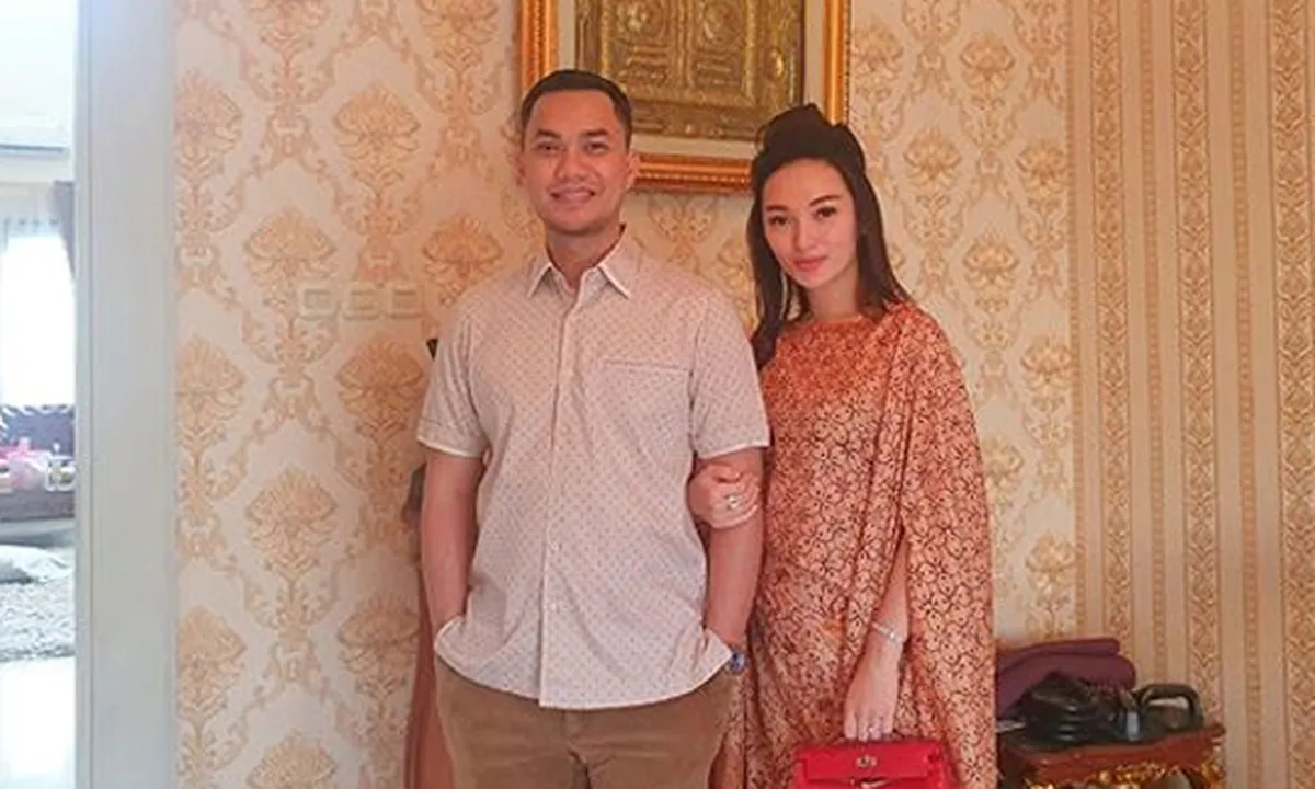 Ibu Zaskia Gotik Ultah, Sirajuddin Mahmud Sabang Kado Emas Batangan
