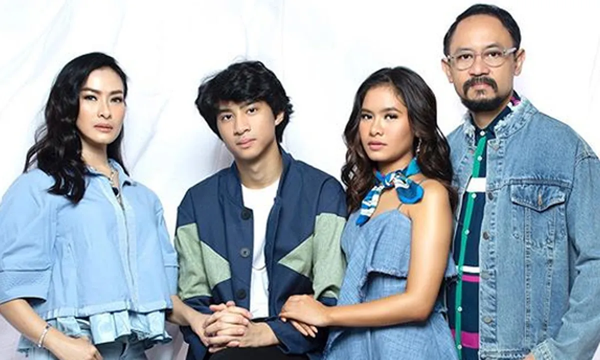 Iis Dahlia Bangga Devano Danendra Makin Produktif Ciptakan Lagu