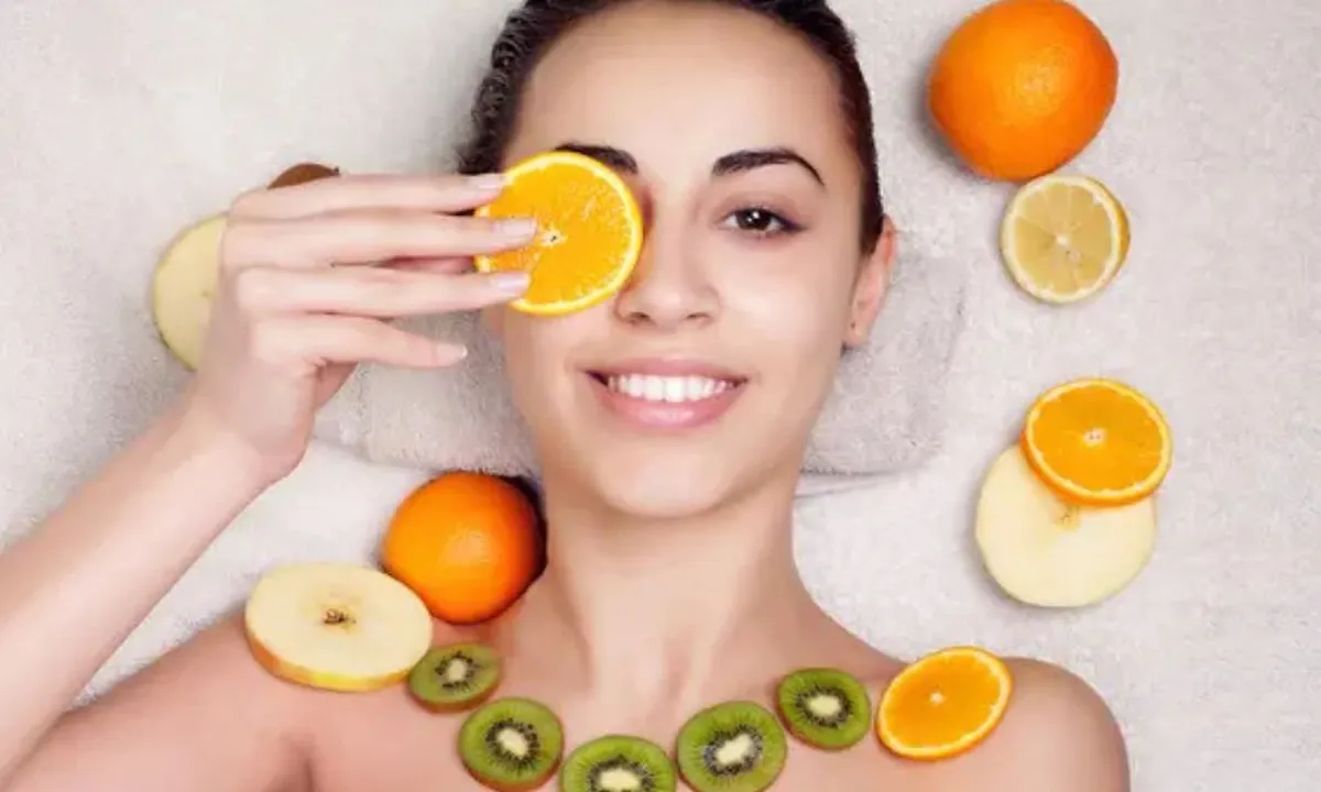 Ingin Kulit Cerah Bebas Jerawat? Mulai Minum Jus dari Dua Buah Ini