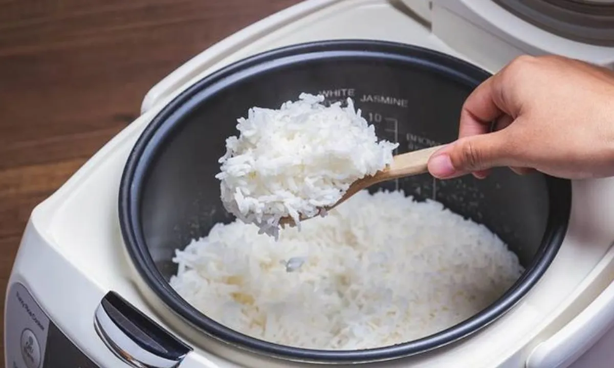 Ini Cara Tepat Masak Nasi Agar Tidak Berair dan Lebih Pulen