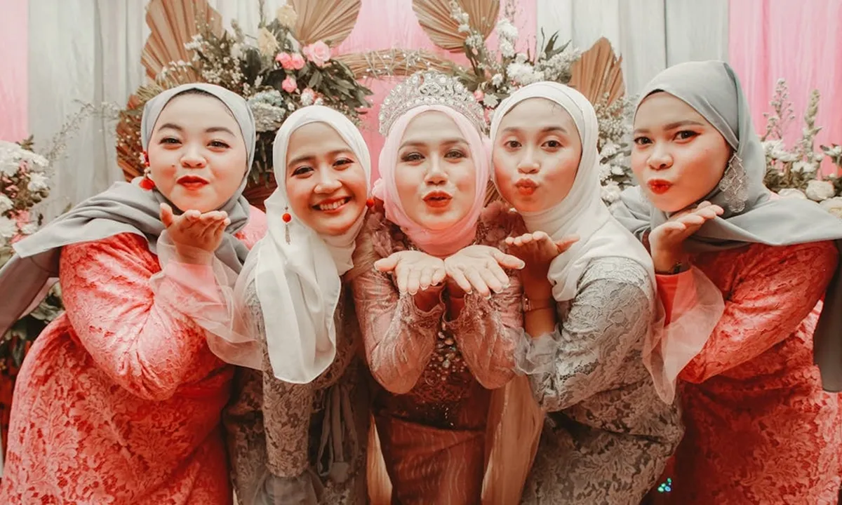 Inspirasi Bridesmaid Hijab: Tips dan Ide Tampil Anggun di Hari Spesial