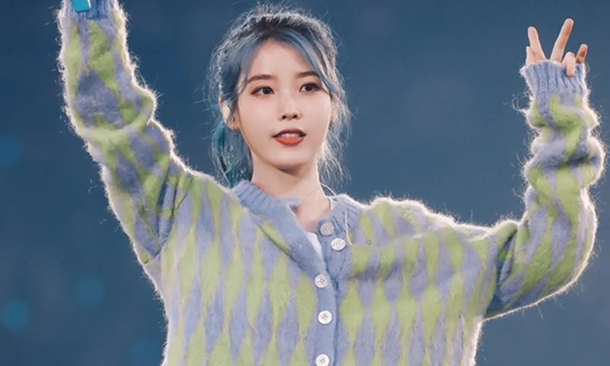 IU Bersaing Dengan Dirinya Sendiri Untuk Posisi Pertama di Acara Musik!