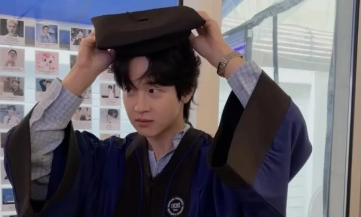 Jang Dong Yoon Lulus dari Hanyang University, Kuliah 15 Tahun
