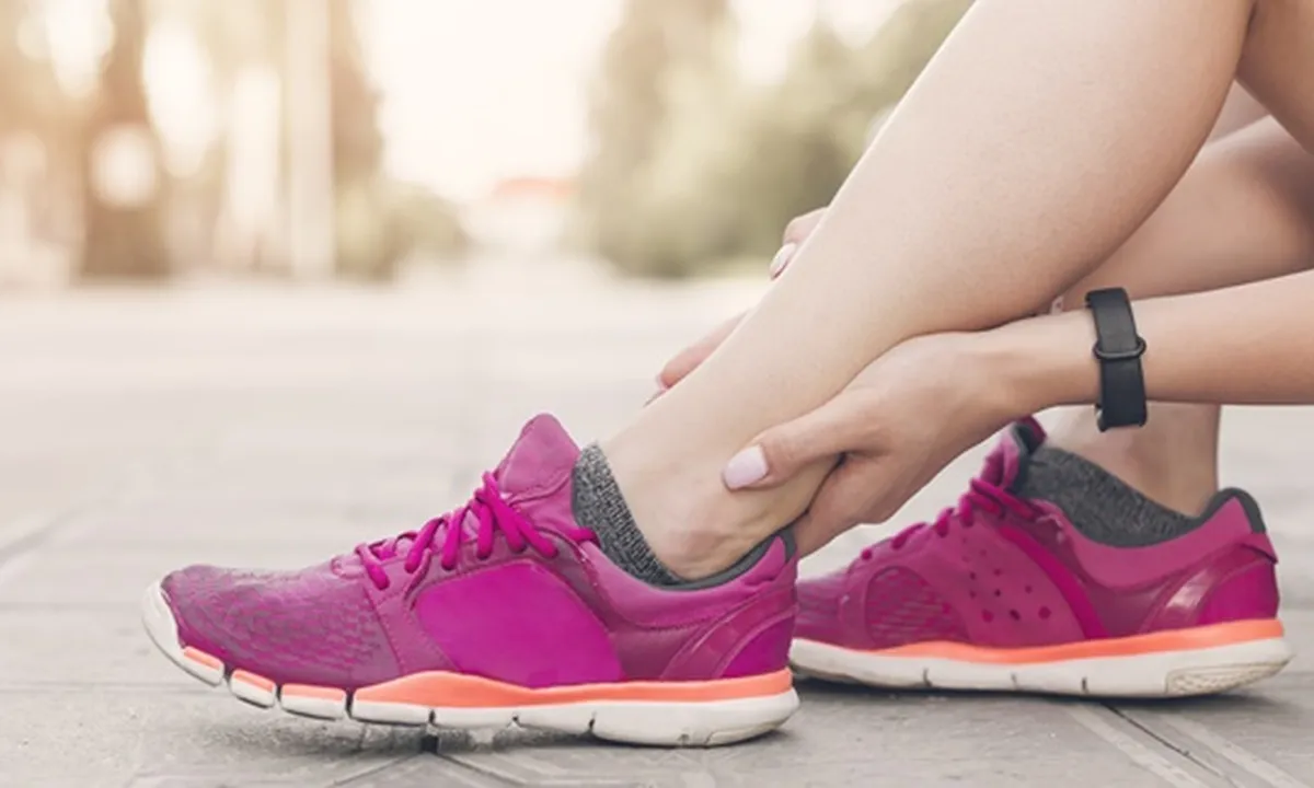 Jangan Asal Diurut, Ini 5 Cara Awal Mengatasi Kaki Keseleo
