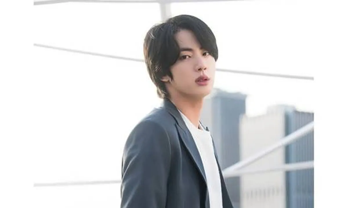 Jin BTS Dapat 'Surat Cinta' dari Anak Penerima Donor Jantung