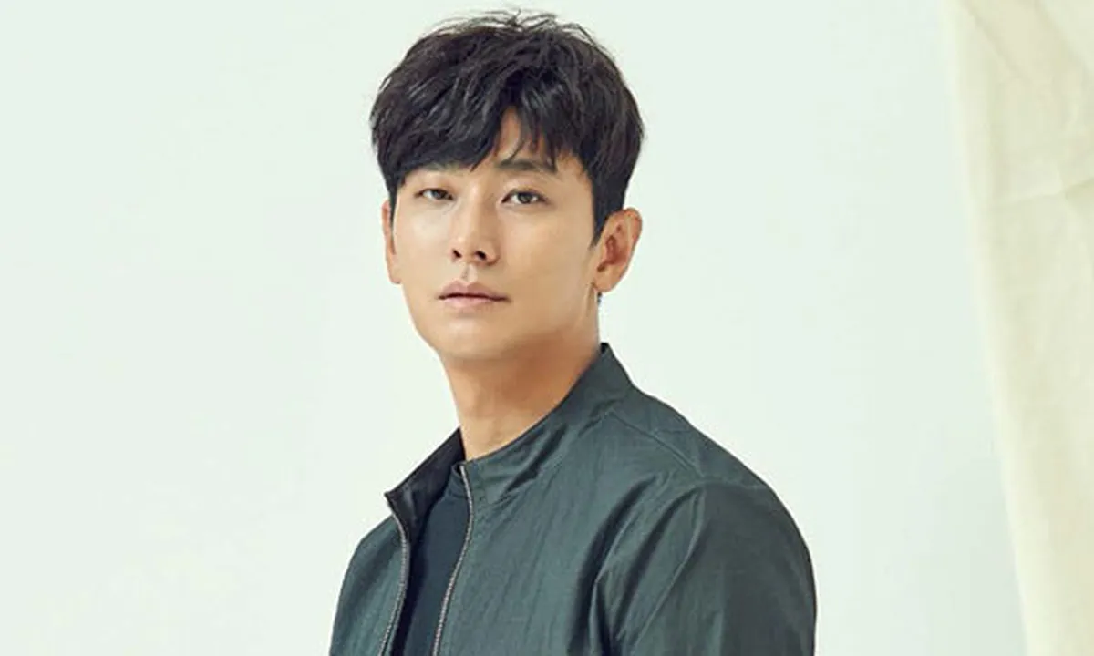 Joo Ji Hoon Ditawari Main Drama Adaptasi Webtoon, Bakal Segera Comeback?