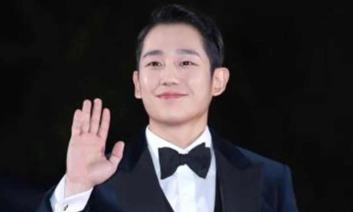Jung Hae In Bicarakan Tipe Wanita Ideal Dengan 'Kembaran'