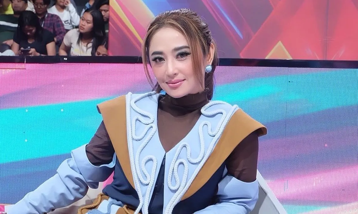 Kabar Dewi Perssik akan Menikah dengan Sang Pilot Kembali Mencuat