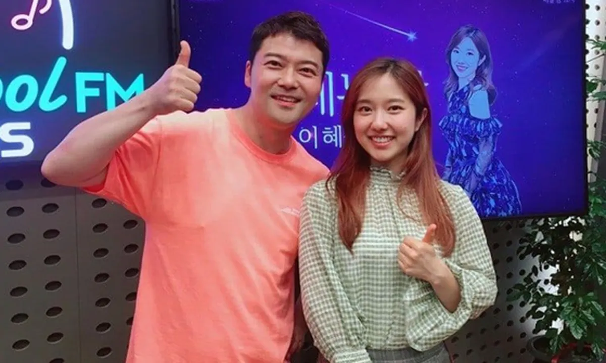 Kabar Pacaran dengan Jun Hyun Moo Terungkap, Lee Hye Sung Buka Suara