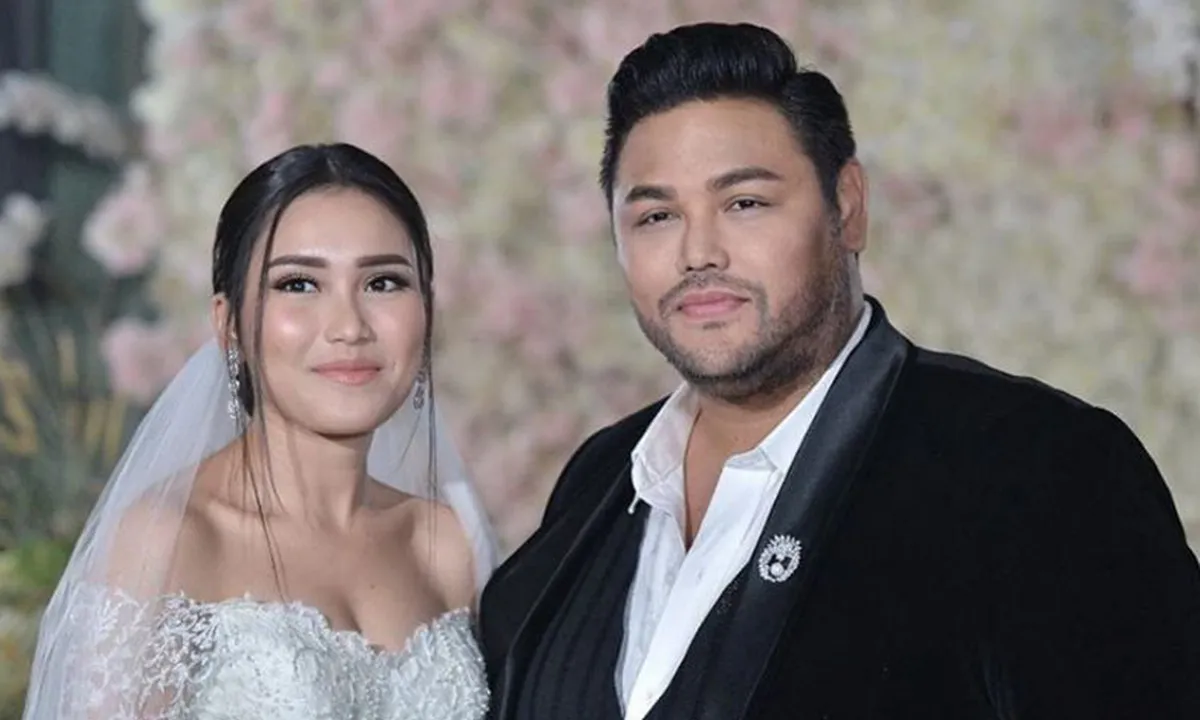 Kenakan Baju Pengantin, Ayu Ting Ting dan Ivan Gunawan Serasi Banget