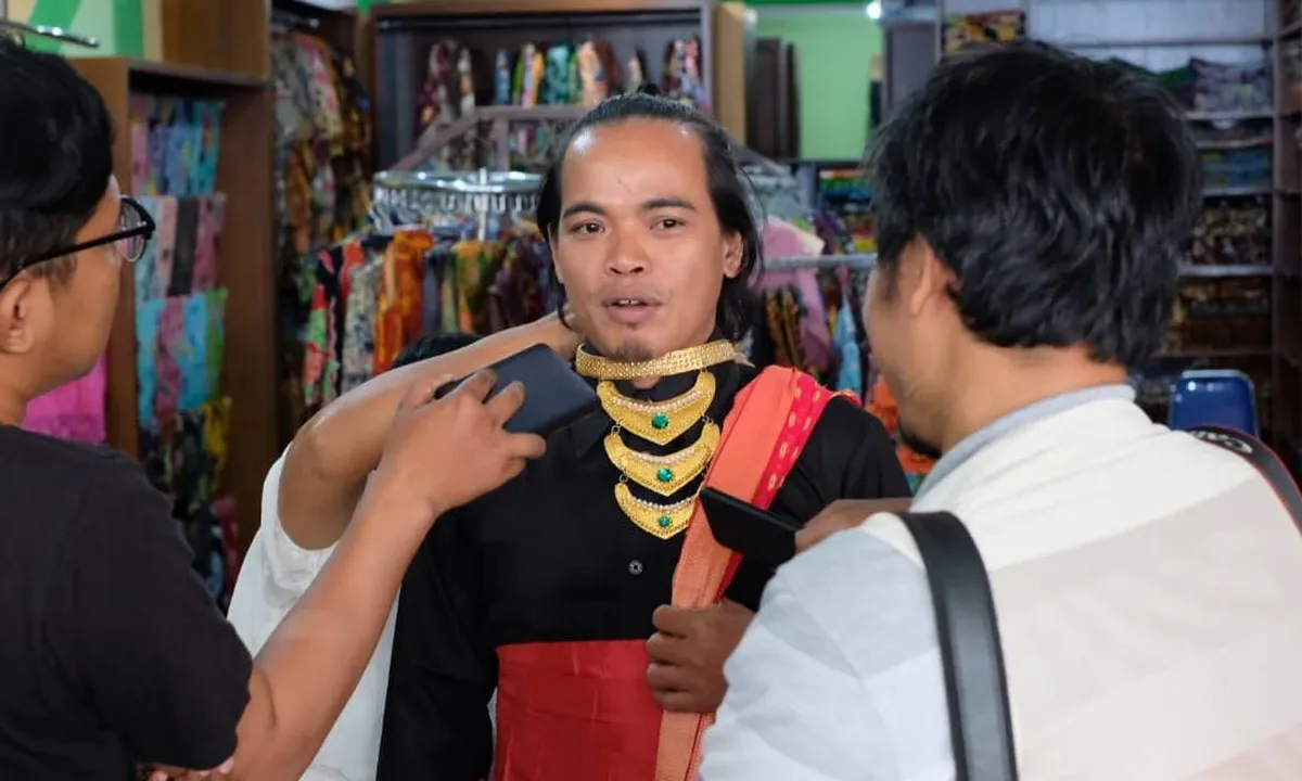 Kenal Lebih Dekat Dengan Demy Hardy Seniman Osing si 'Kanggo Riko'