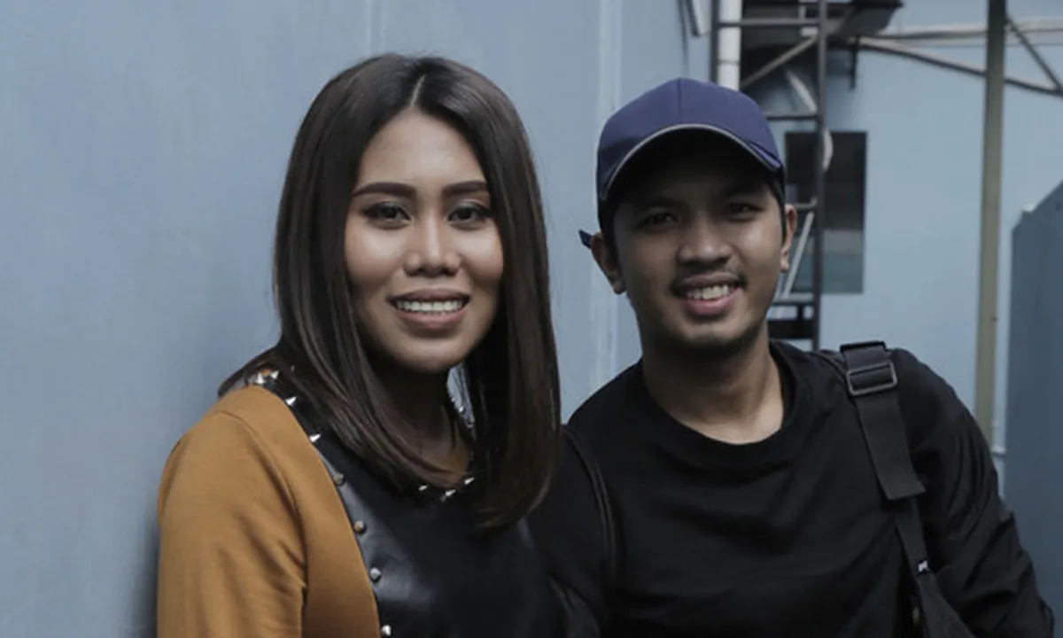 Kerap Dicemburui, Suami Evi Masamba: Susah Jadi Suami Artis Tapi Tak Berguna
