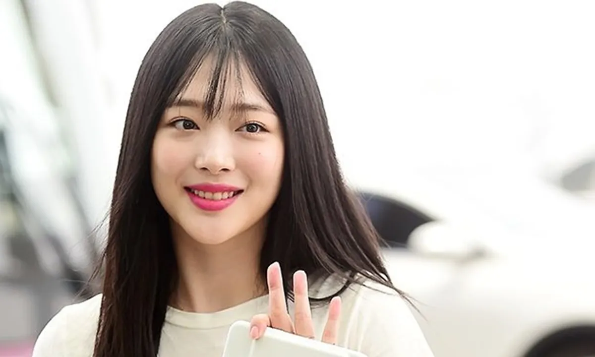 Kerap Unggah Video Tanpa Mengenakan Bra, Ini Alasan Sulli