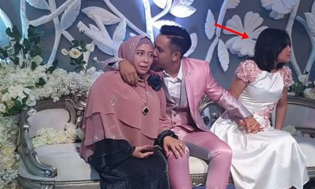 Kisah Seorang Ibu Ditolak Masuk di Acara Pernikahan Putranya Sendiri