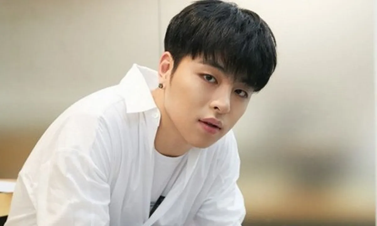 Kontroversi Junhoe iKON, Tak Terima Diingatkan Penggemar - 2 Kali Minta Maaf