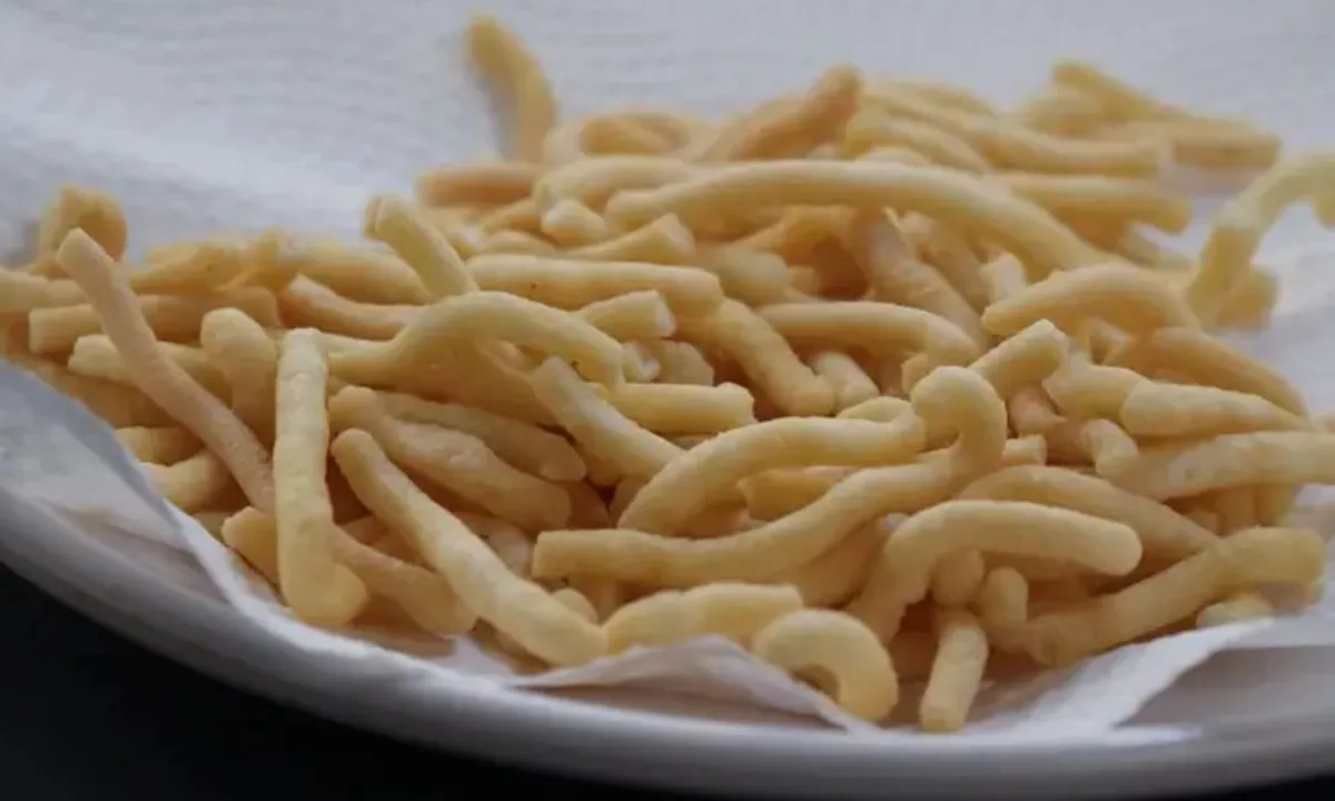Kue Bawang Tahan Lama dan Mudah Dibuat, Begini Langkah-Langkahnya