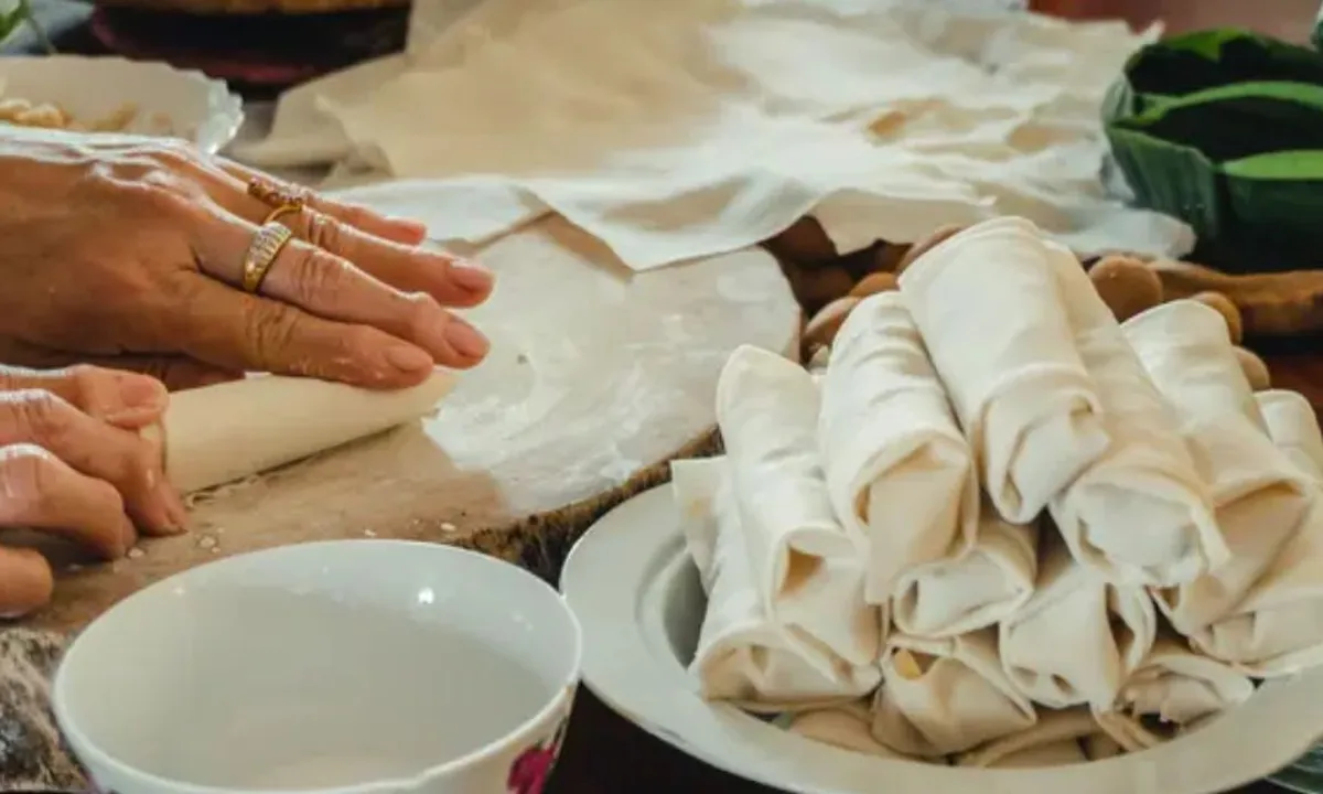 Kulit Lumpia Tahan Sebulan di Kulkas, Begini Trik Sederhananya