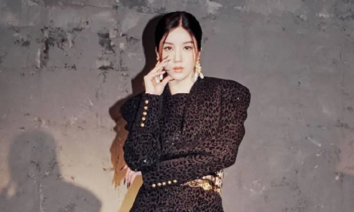 Kwon Eun Bi Rilis Teaser Video Musik 'UNDERWATER', Penampilan Bak Dewi Misterius Jadi Sorotan