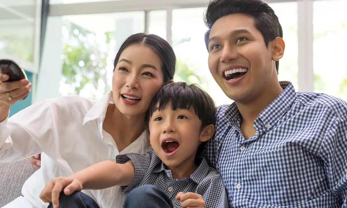 Lagi Cari Tontonan Seru? Ini 6 Film Keluarga dan Komedi yang Bikin Ketawa Bareng di Rumah
