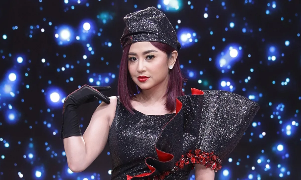 Lagu Dewi Perssik 'Indah Pada Waktunya' Tembus 100 Juta Penonton
