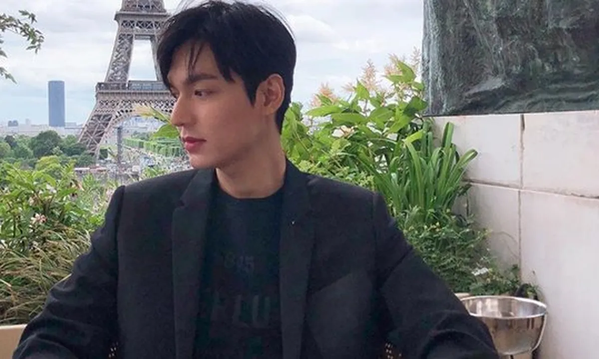 Lama Tak Update Instagram, Lee Min Ho Pamerkan Visual Ganteng Tak Terbantahkan