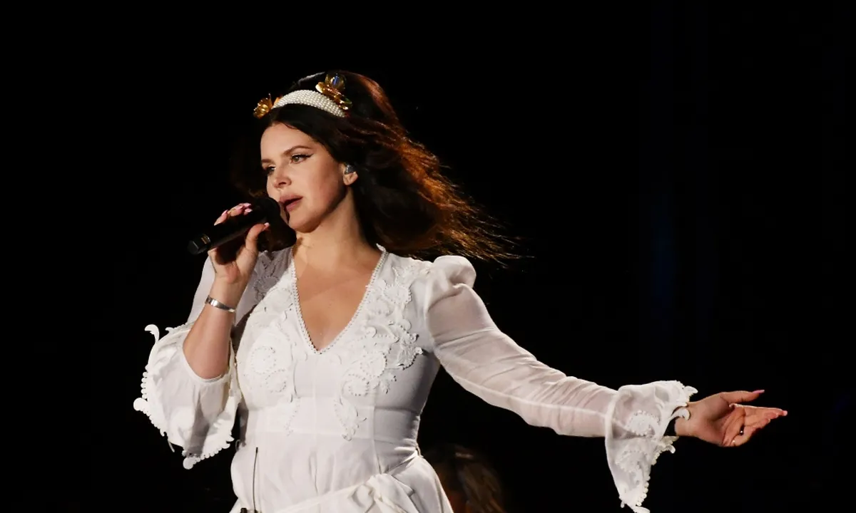 Lana Del Rey Beri Kejutan untuk Penggemar, Hadirkan Album Baru yang Lebih Personal