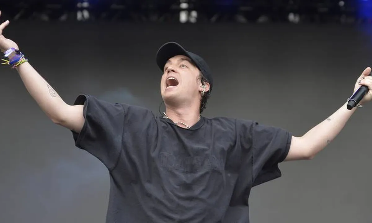 Lany Buka Konser Pertama dengan 'Thick and Thin'
