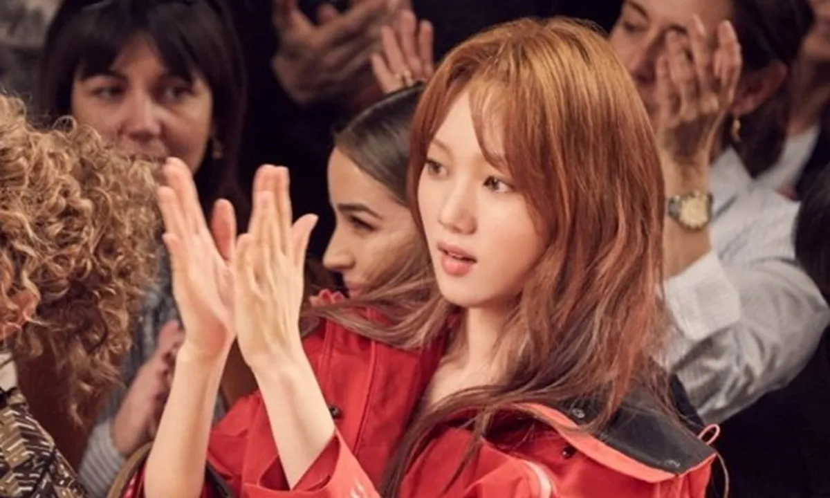 Lee Sung Kyung di Event FENDI Milan, So Beautiful in Red